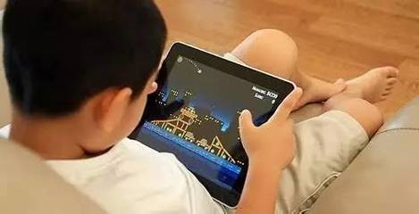 電子產(chǎn)品只是傷孩子的眼睛？——全方位透視電子產(chǎn)品對(duì)兒童的影響